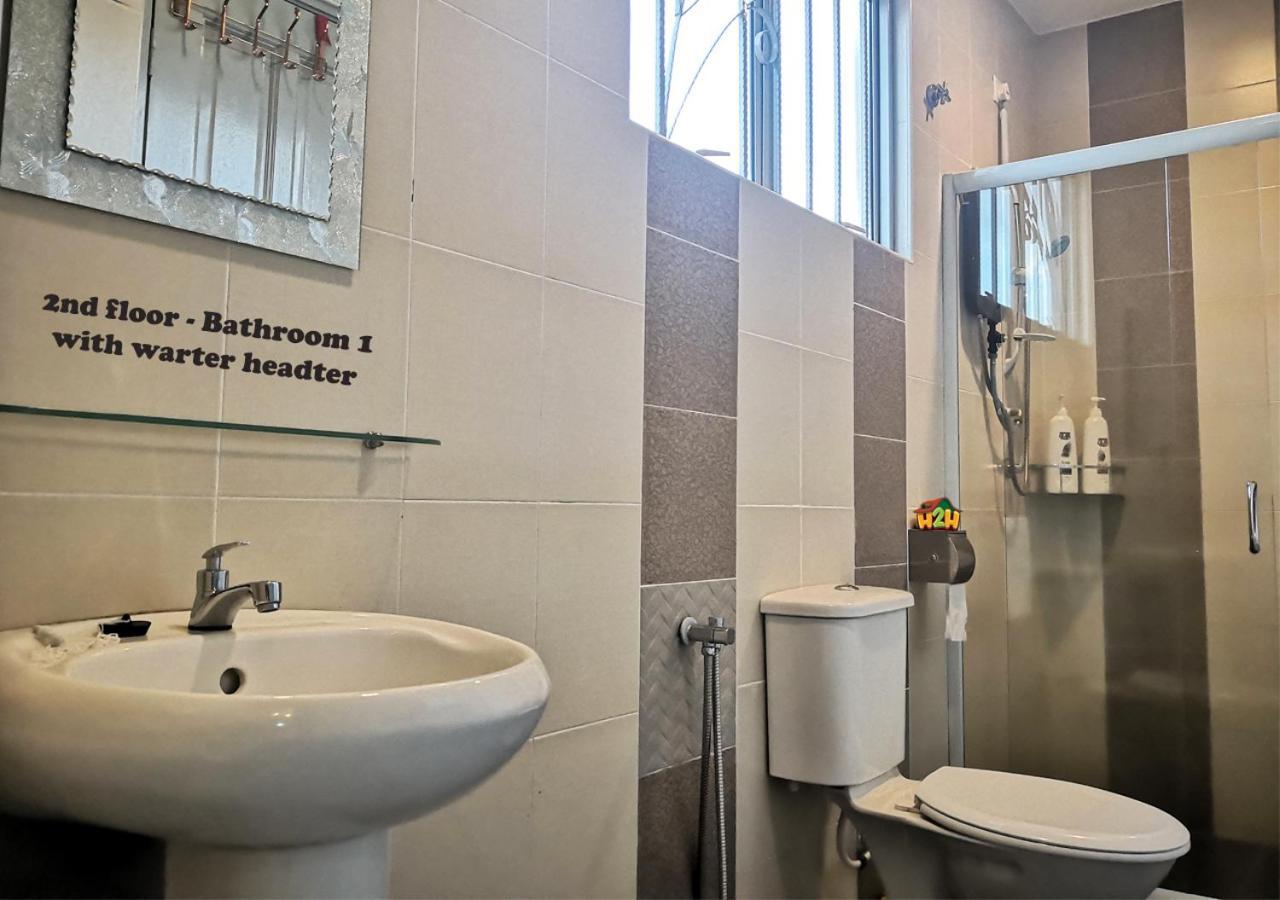 H2H - Cy Botani Vacation House Ipoh Bagian luar foto