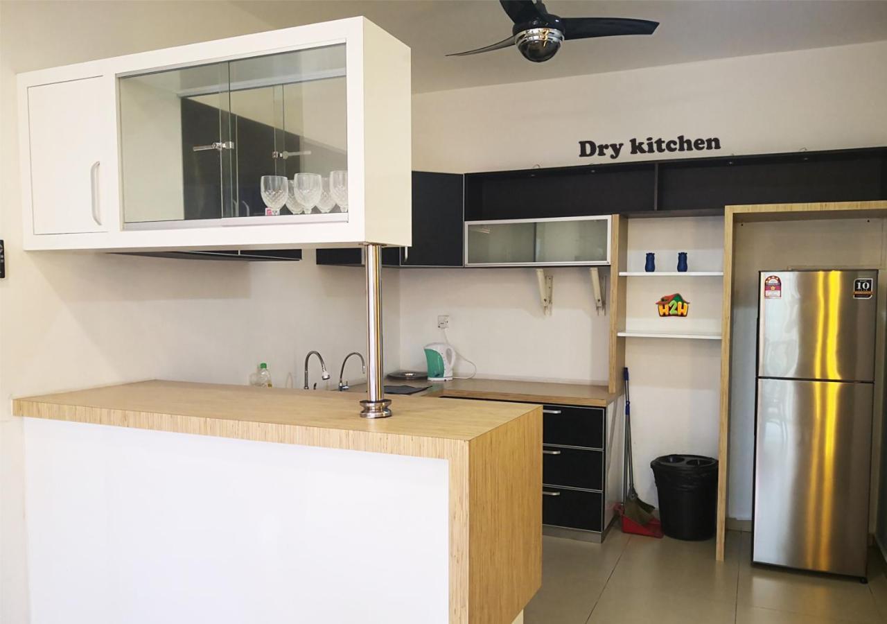 H2H - Cy Botani Vacation House Ipoh Bagian luar foto